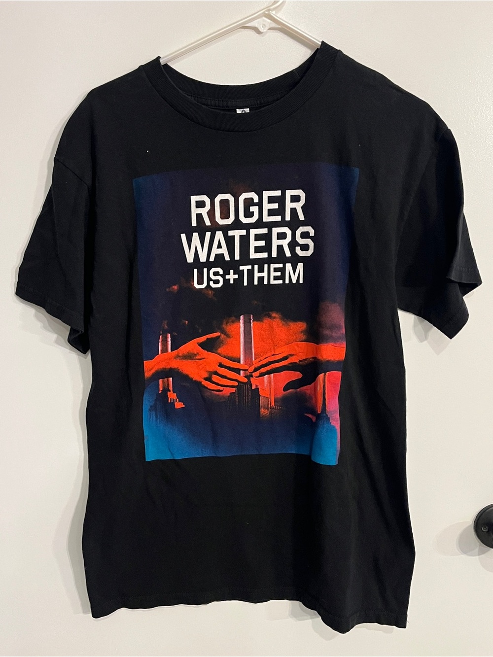 Men’s Size Med Roger Waters Us & Them AAA Tee Shirt